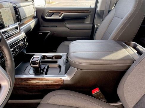 Used 2025 GMC Sierra 1500 Elevation w/ Preferred Package image 21