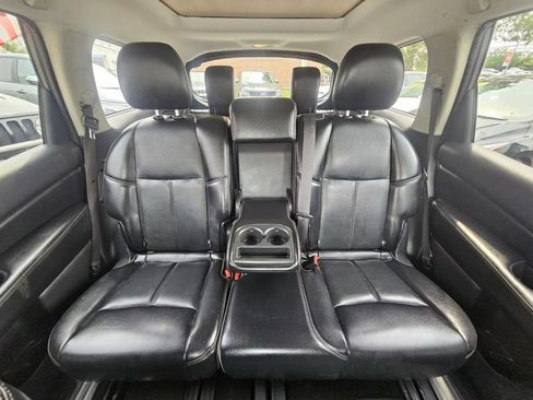 Used 2017 Nissan Pathfinder Platinum AWD/4WD image 32