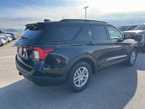 New 2026 Ford Explorer Active w/ Active Comfort Package image 8