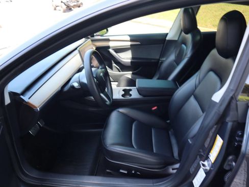 Used 2023 Tesla Model 3 Standard Range RWD image 11