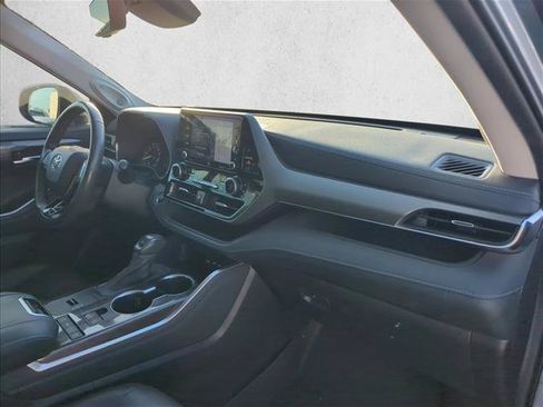 Certified 2020 Toyota Highlander Limited FWD image 27