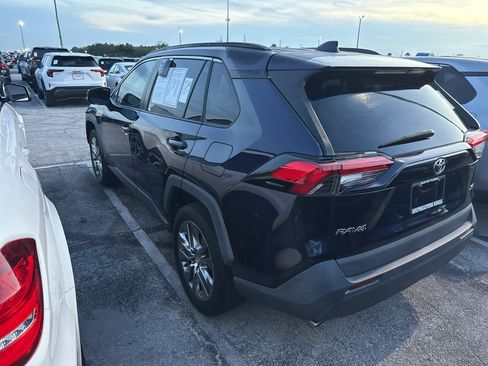 Used 2020 Toyota RAV4 XLE Premium FWD image 3
