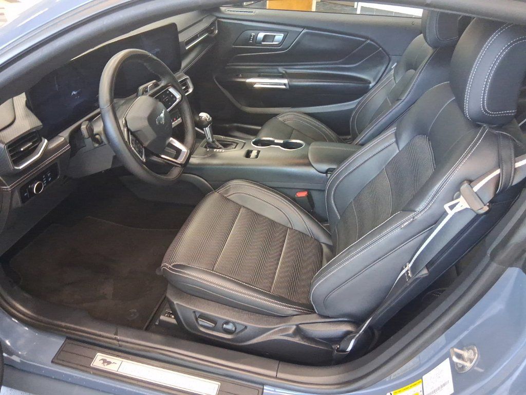 Used 2025 Ford Mustang GT Premium RWD image 9