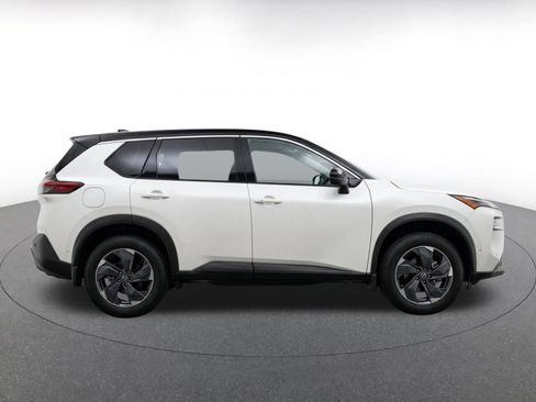 Used 2025 Nissan Rogue SV AWD/4WD image 8