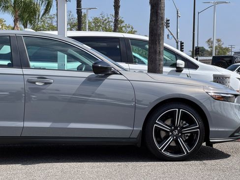 Used 2025 Honda Accord Sport image 33