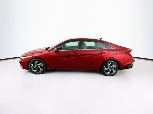 Used 2025 Hyundai Elantra SEL FWD image 4