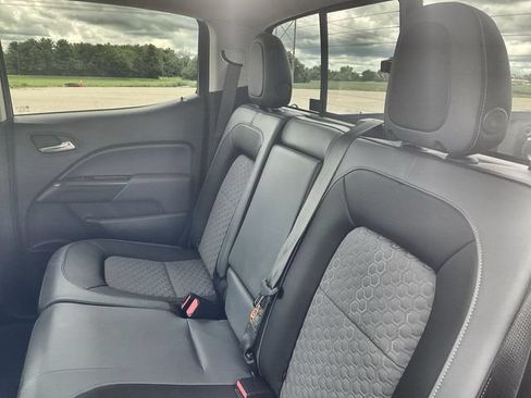 Used 2018 Chevrolet Colorado Z71 AWD/4WD image 30