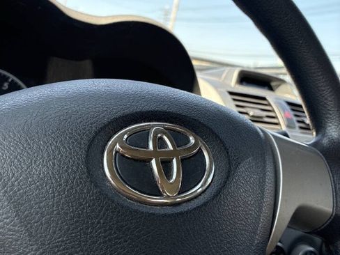 Used 2012 Toyota Corolla LE FWD image 17