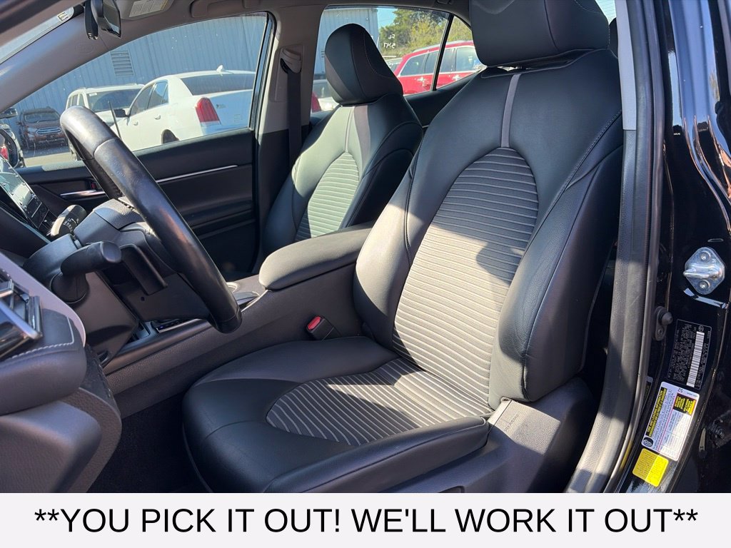 Used 2023 Toyota Camry SE FWD image 9
