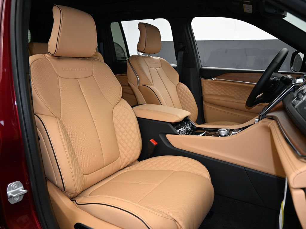 New 2025 Jeep Grand Cherokee Summit AWD/4WD image 46