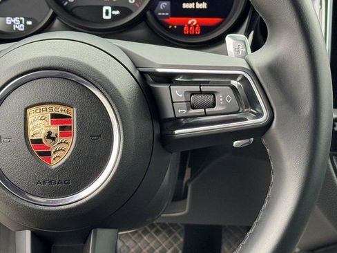 Used 2025 Porsche Macan image 26