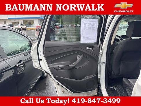 Used 2017 Ford Escape SE FWD image 17