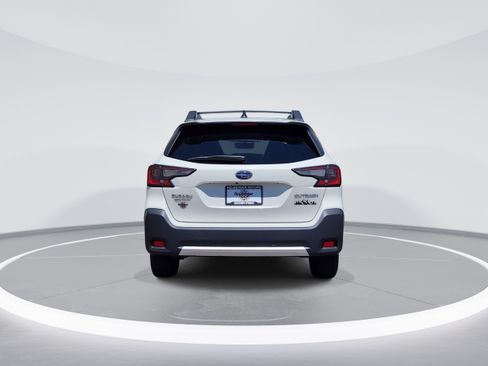 Used 2023 Subaru Outback Limited AWD/4WD image 6