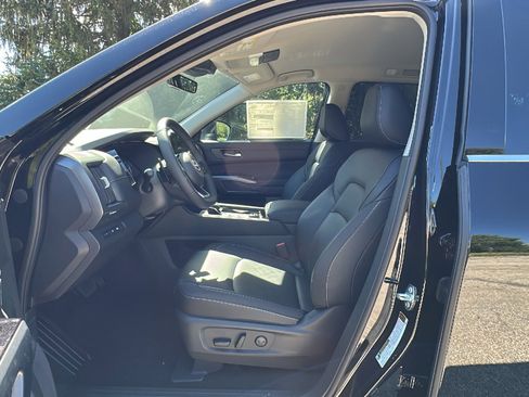 New 2025 Nissan Pathfinder SL w/ Cargo Package image 10