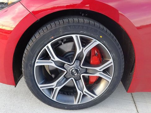 Used 2018 Kia Stinger GT2 image 10