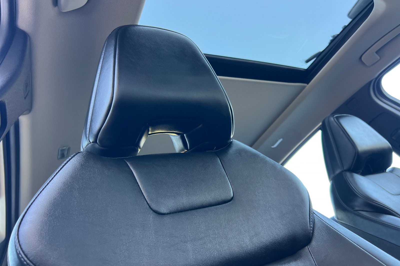 Certified 2024 Nissan Ariya FWD image 19