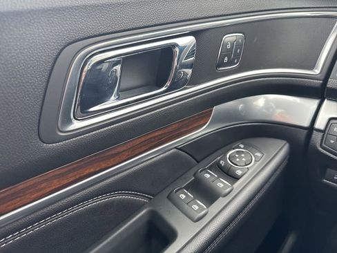 Used 2018 Ford Explorer Limited w/ Equipment Group 301A image 29