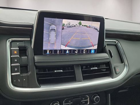Used 2021 Chevrolet Tahoe Z71 w/ Z71 Signature Package AWD/4WD image 17