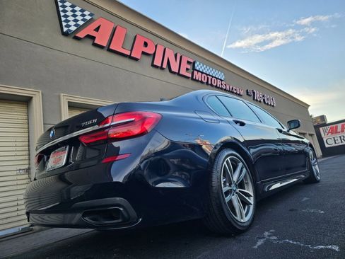 Used 2019 BMW 750i xDrive w/ Executive Package image 4