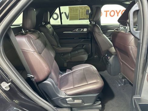Used 2025 Ford Explorer Platinum w/ LUX Leather Package AWD/4WD image 13