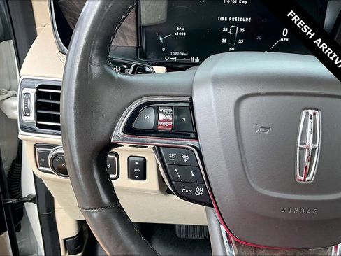 Used 2020 Lincoln Navigator Reserve w/ Equipment Group 208A Reserve AWD/4WD image 11