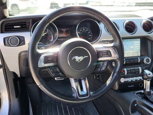 Used 2016 Ford Mustang Premium image 21