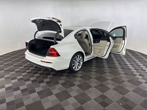 Used 2020 Volvo S60 T5 Momentum FWD image 14