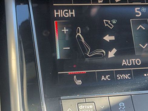 Used 2025 Audi Q7 3.0T Premium Plus image 22