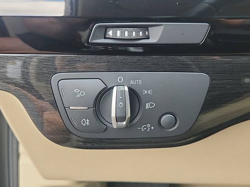 Used 2019 Audi Q7 3.0T Premium Plus w/ Premium Plus Package AWD/4WD image 23