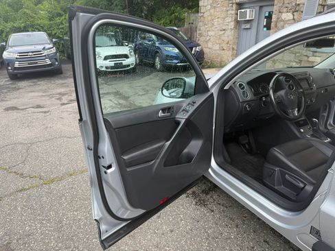 Used 2017 Volkswagen Tiguan S AWD/4WD image 33