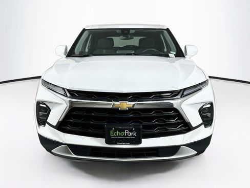 Used 2025 Chevrolet Blazer LT AWD/4WD image 2