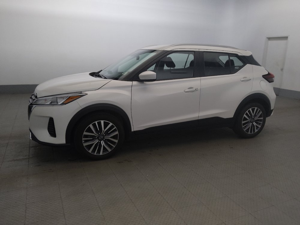 Used 2024 Nissan Kicks SV FWD image 2