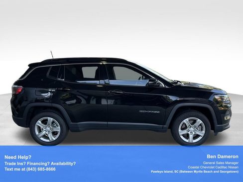 Used 2023 Jeep Compass Latitude AWD/4WD image 5