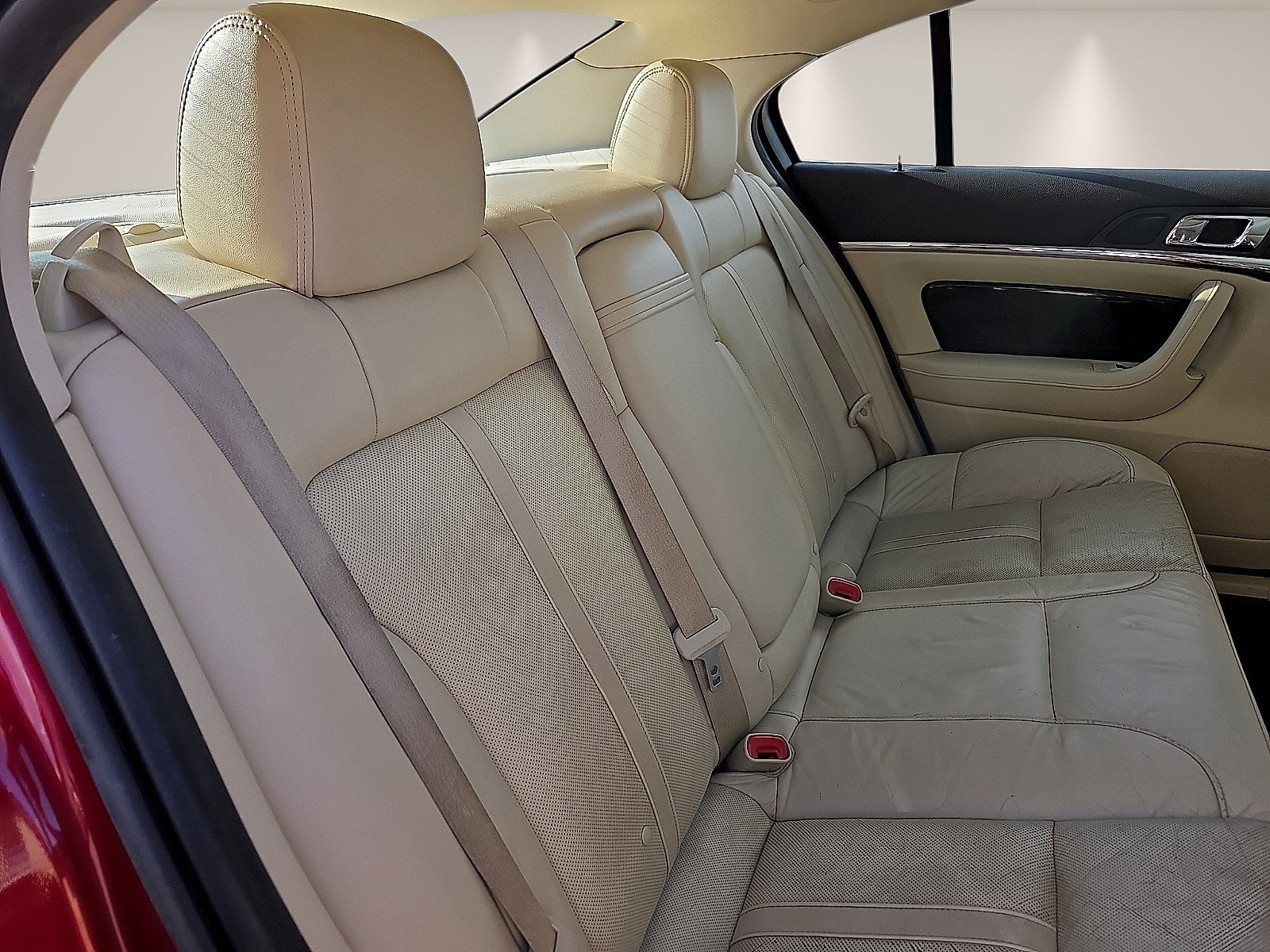 Used 2013 Lincoln MKS FWD image 9