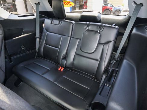 Used 2023 Ford Explorer XLT w/ Equipment Group 202A AWD/4WD image 17