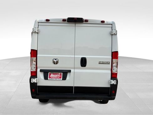Used 2025 RAM ProMaster 2500 w/ Convenience Group FWD image 4