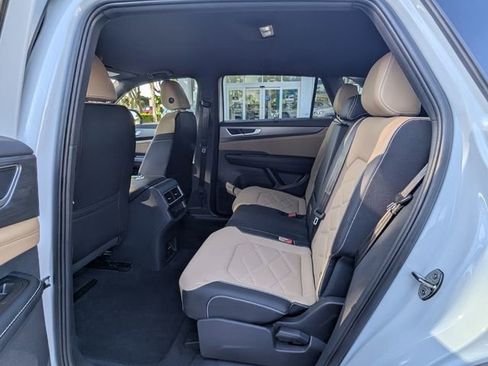 Certified 2026 Volkswagen Atlas Cross Sport SE FWD image 20