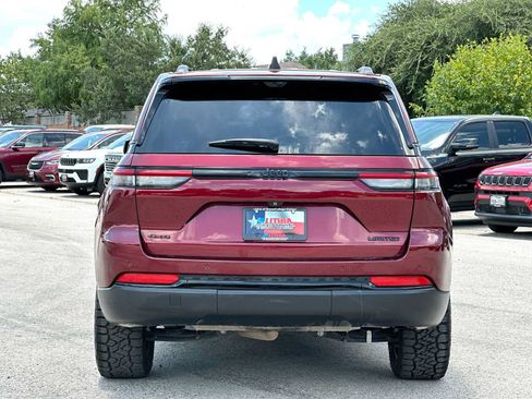 Used 2023 Jeep Grand Cherokee Limited w/ Luxury Tech Group II AWD/4WD image 14
