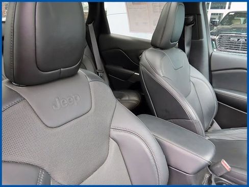 Used 2021 Jeep Cherokee Limited AWD/4WD image 9