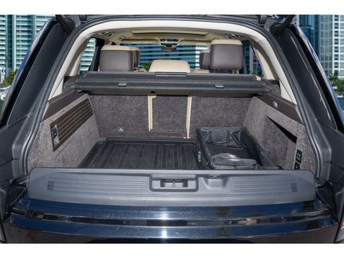 Used 2021 Land Rover Range Rover Westminster Edition image 9