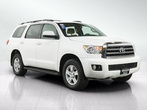 Used 2017 Toyota Sequoia SR5 w/ Premium Package AWD/4WD image 8