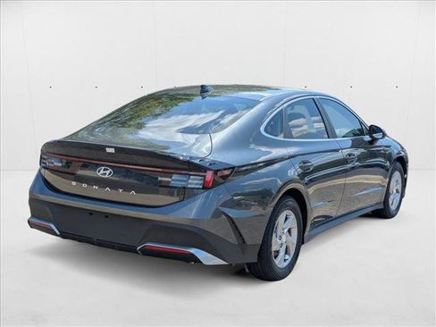 New 2025 Hyundai Sonata SE image 2