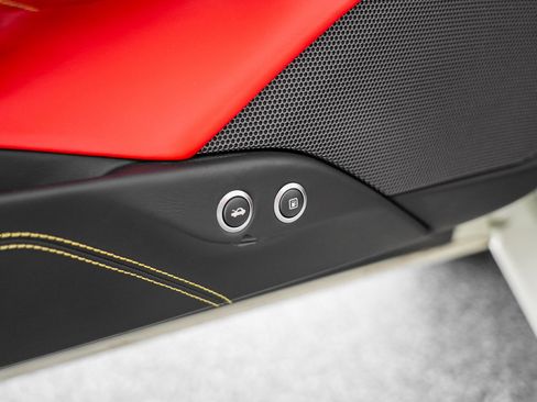 Used 2018 Ferrari 488 Spider RWD image 14