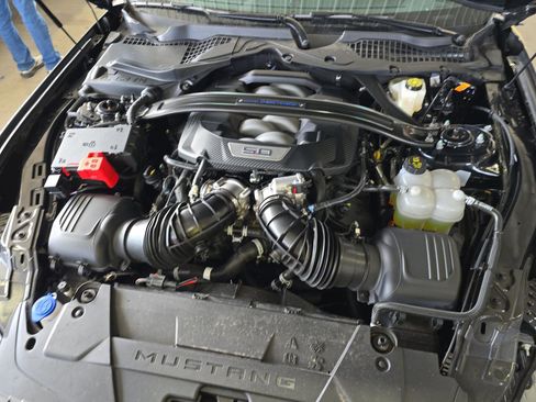 Used 2025 Ford Mustang Dark Horse image 22