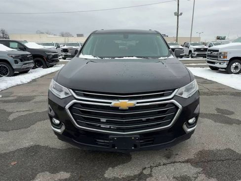 Used 2020 Chevrolet Traverse LT image 3