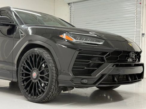 Used 2021 Lamborghini Urus image 13