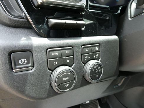 New 2026 Chevrolet Silverado 2500 ZR2 w/ LPO, Dark Essentials Package AWD/4WD image 23