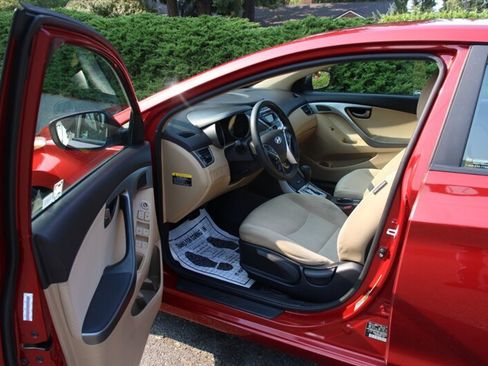 Used 2011 Hyundai Elantra GLS w/ Preferred Equipment Pkg 3 FWD image 5