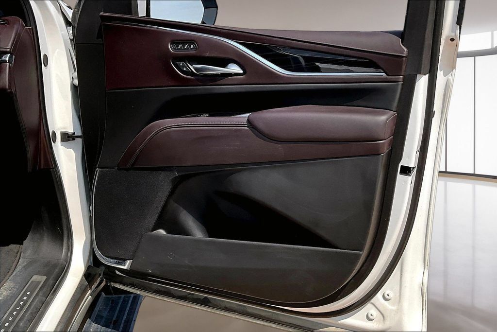 Certified 2024 Cadillac Escalade V AWD/4WD image 19