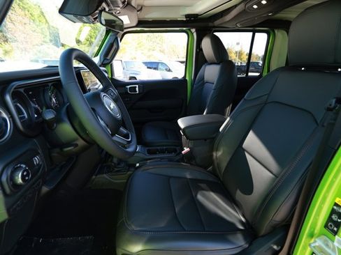 New 2025 Jeep Gladiator Sport image 20